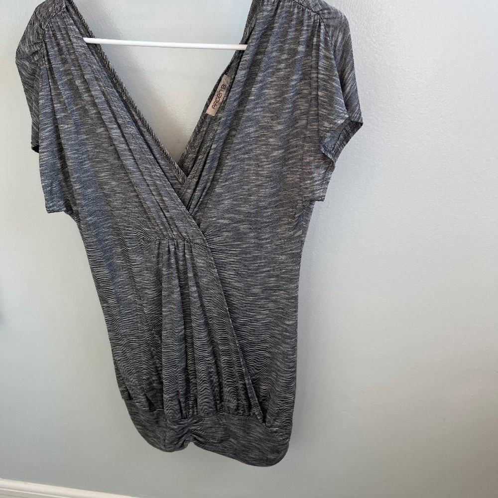 Black/ Greg/white soft tunic top